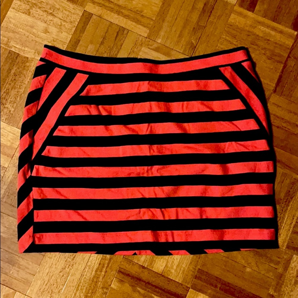 Gap skirt